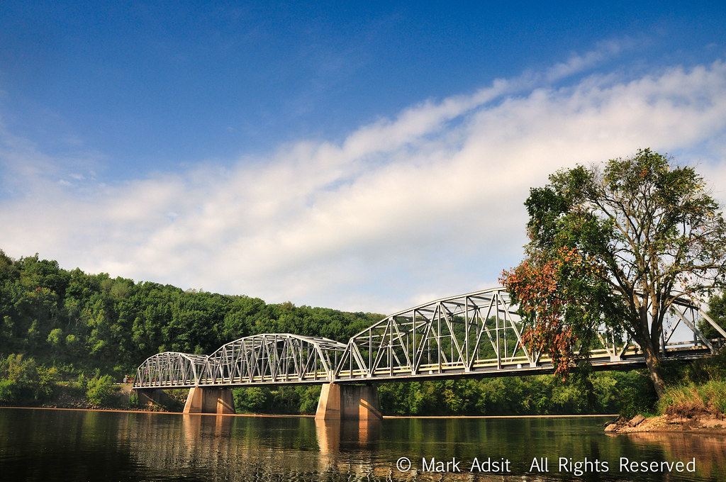 Troubled Waters The Wisconsin River bridge at Lone Rock, W… Flickr