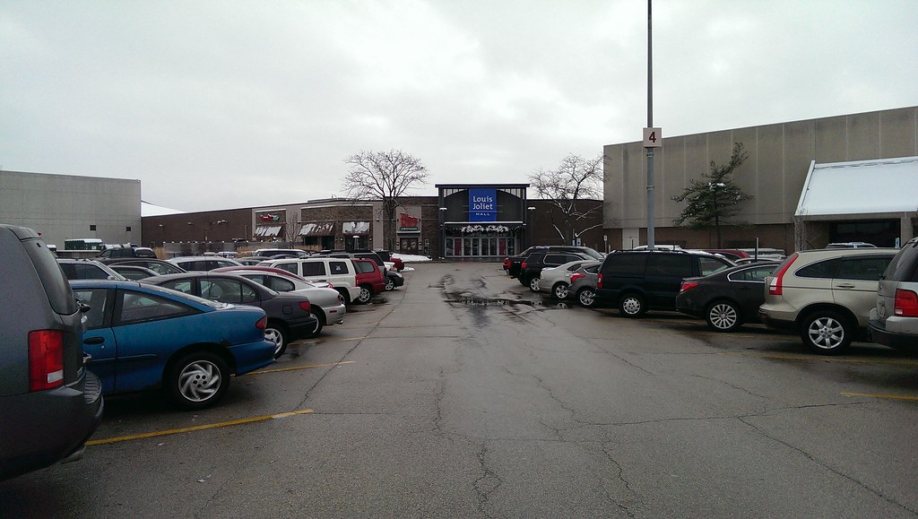 Louis Joliet Mall Joliet (Chicago), Illinois Entrance Near JCPenney