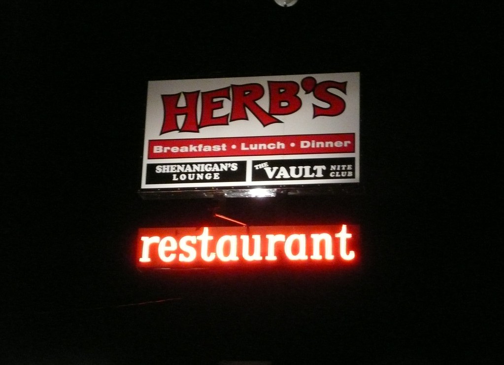 HERB'S GRANTS PASS OREGON 515 Rogue River Highway. Flickr