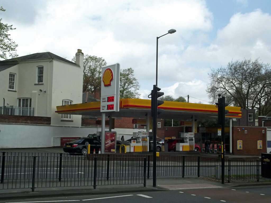 Shell petrol station Springhill Road, Walsall On Springh… Flickr