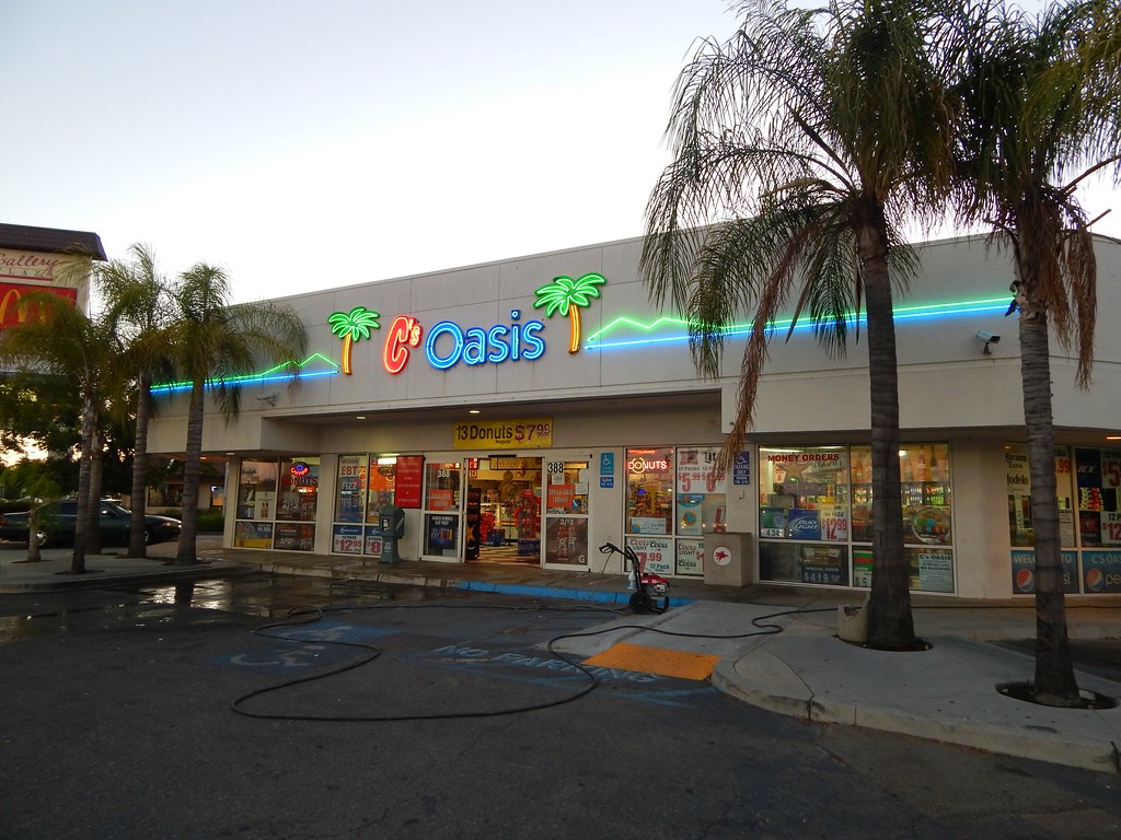 C's Oasis Convenience Store Shaw Ave and Fresno St. Fres… Flickr