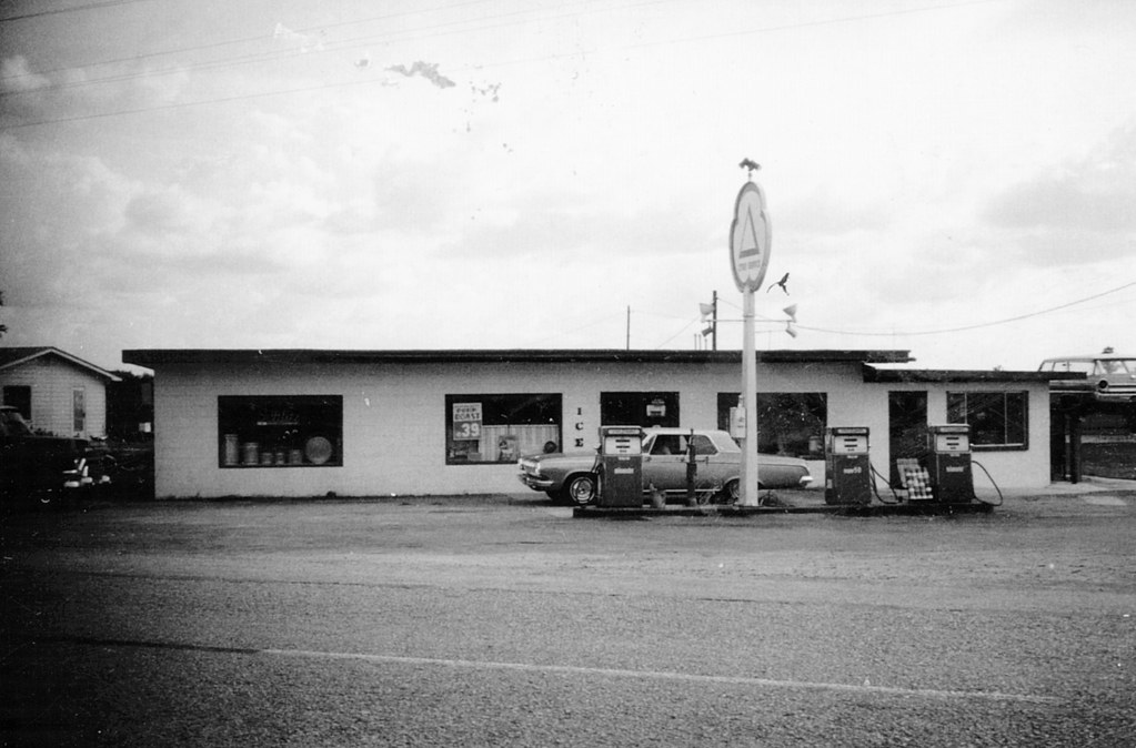 Hill Grocery and Gas The store was moved across the street… Flickr