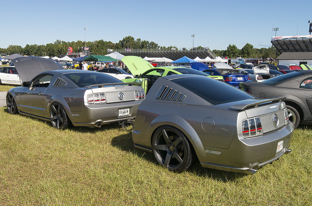 Mustang with a Mustang trailer No, you're not seeing thing… Flickr