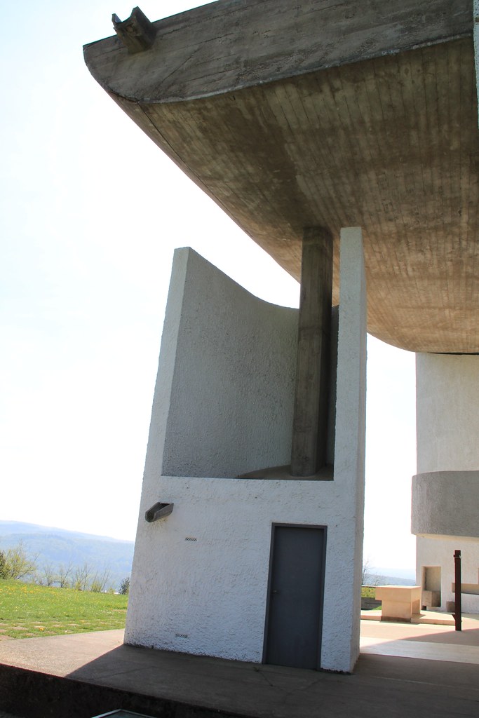 Chapelle Notre Dame du Haut in Ronchamp The roof of the Le… Flickr