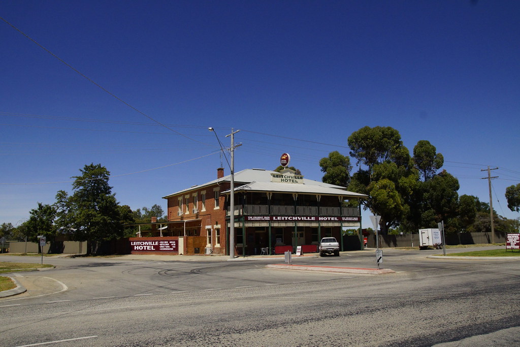 The Leitchville Pub The Leitchville Hotel Darryl Kirby Flickr