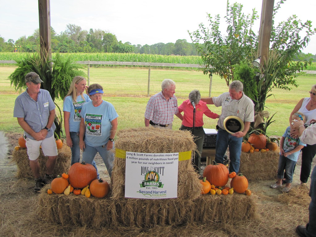Long & Scott Farms kicked off their Scott's Maze Adventure… Flickr