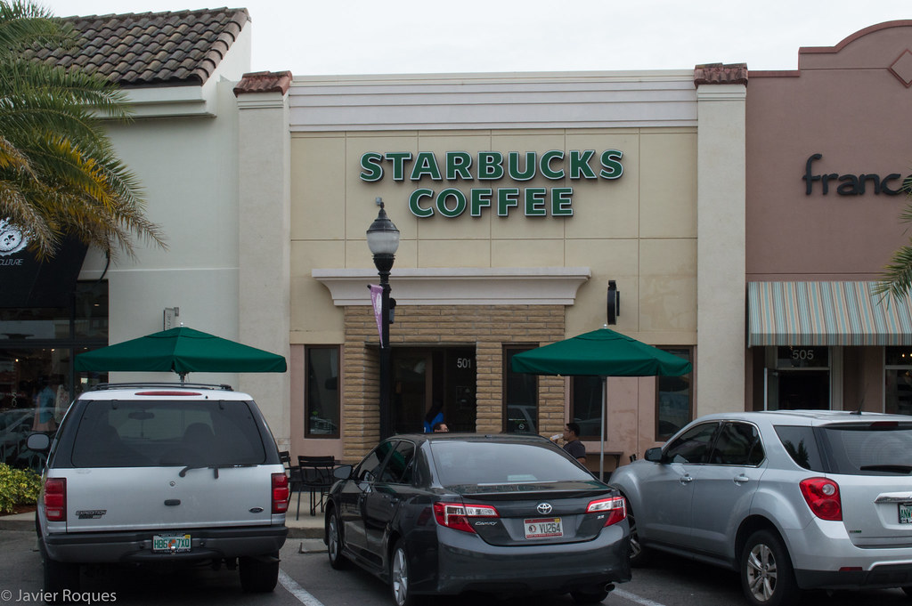 Pembroke Gardens Mall Pembroke Gardens Mall, Pembroke PIne… Flickr