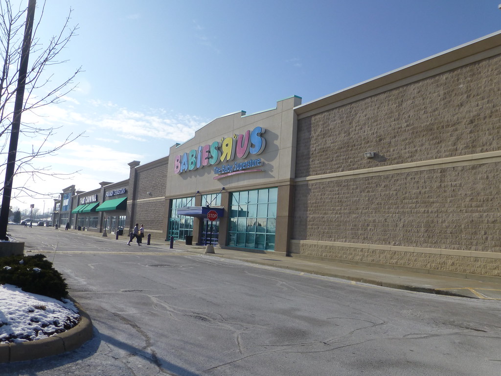 Babies R Us in Holland, Ohio Springfield Commons