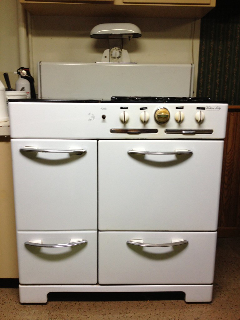 IMG_4348 Western Holly Antique Stove Nate Furler Flickr