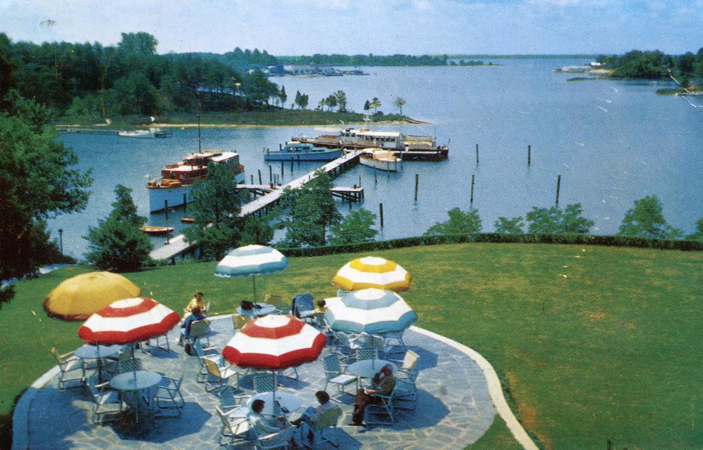 Tides Inn Irvington VA A view from the lobby and bedroom p… Flickr