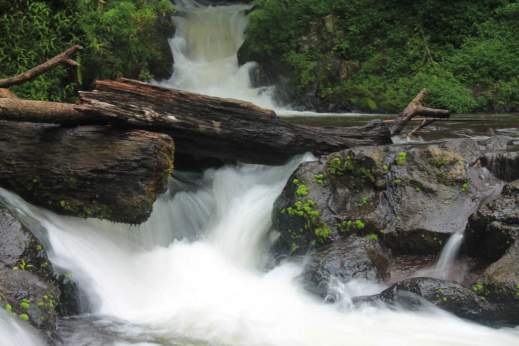 Curug Layung, Lembang, Kab. Bandung You drown not by