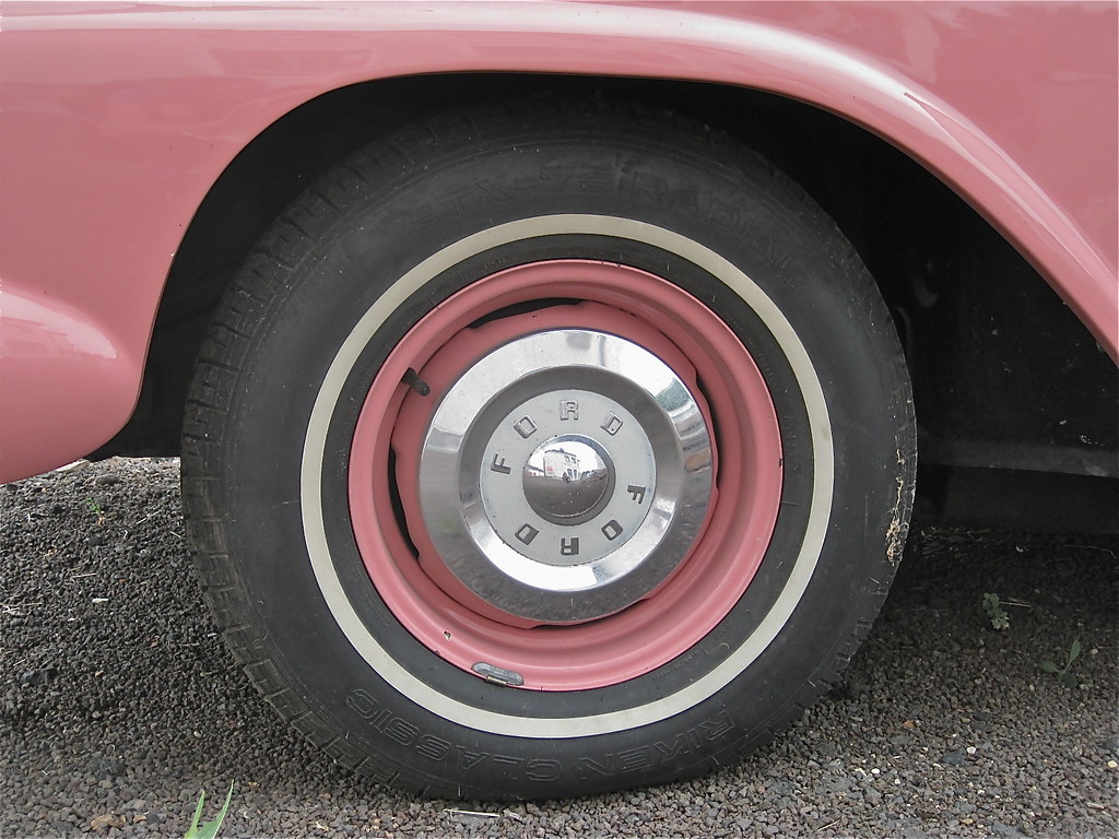 1959 FORD Fairlane 500 / Custom 300, hubcap a photo on Flickriver
