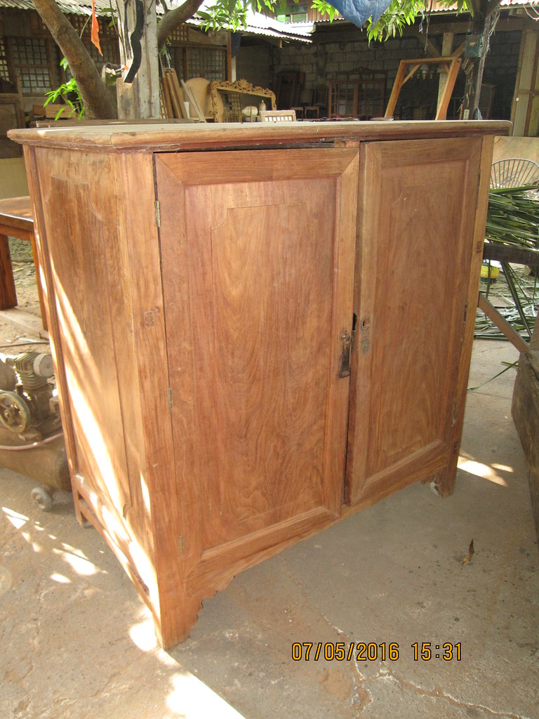 Vestry Spotted at an antique shop in Bulacan. Leo Cloma