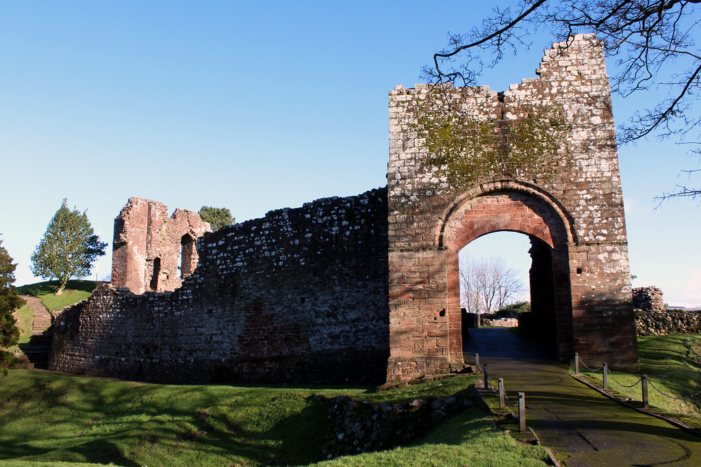 Egremont Castle The West entrance of Egremont Castle stand… Flickr