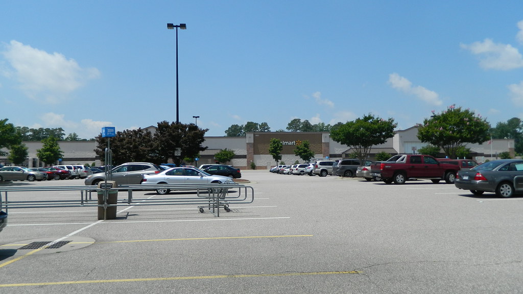Walmart Walmart 3265 (201,289 square feet) 2601 Wa… Flickr