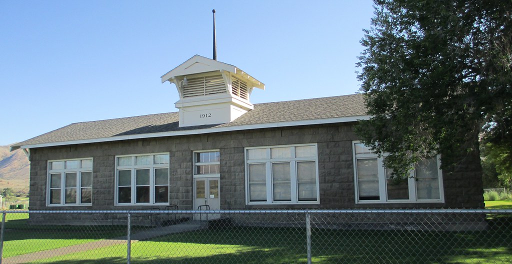 Old Durkee School (Durkee, Oregon) Built in 1912, this for… Flickr