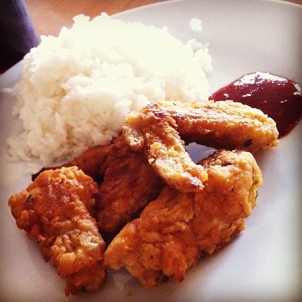 Crispy fried chicken wings with steamed rice for my late l… Flickr