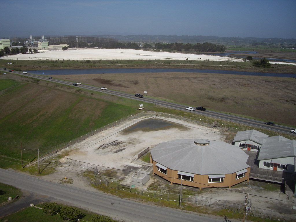 Cemetery at Moss Landing Moss Landing power plant in dista… Flickr