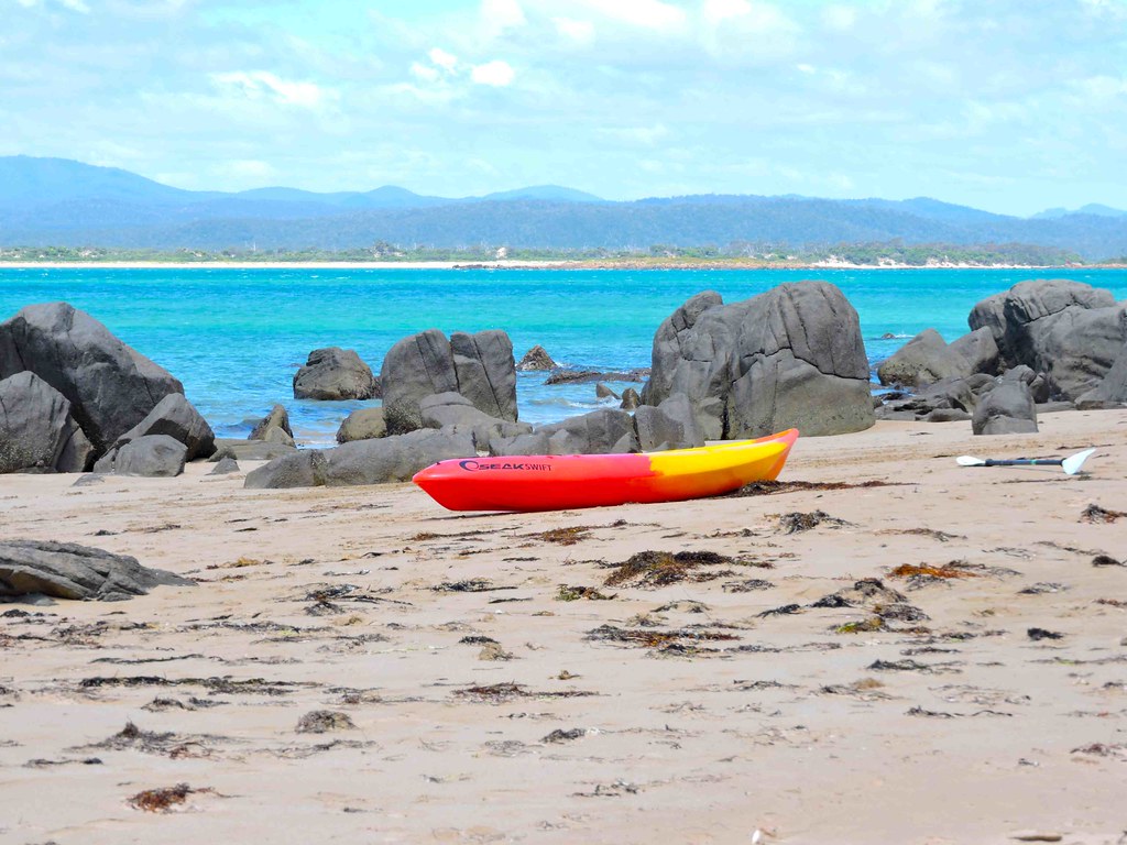 KAYAK, HAWLEY BEACH A kayak on the sand at Hawley Beach, T… Flickr