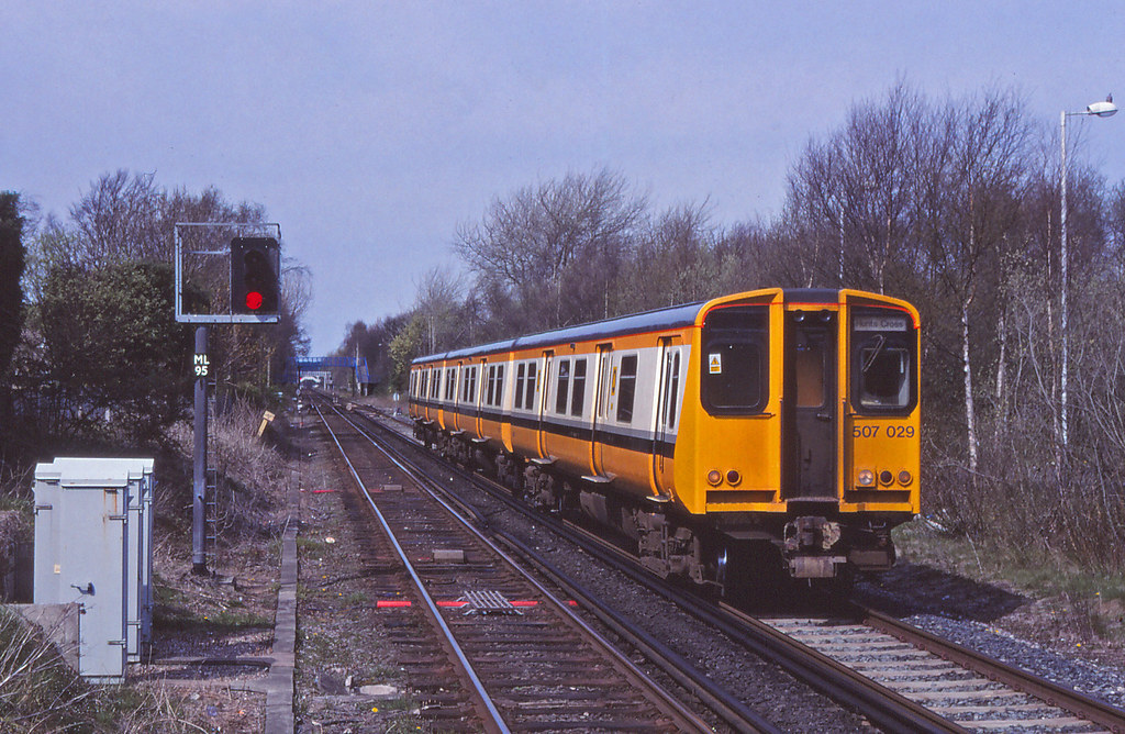 507029 Formby. 507029 arrives at Formby with a Southport t… Flickr
