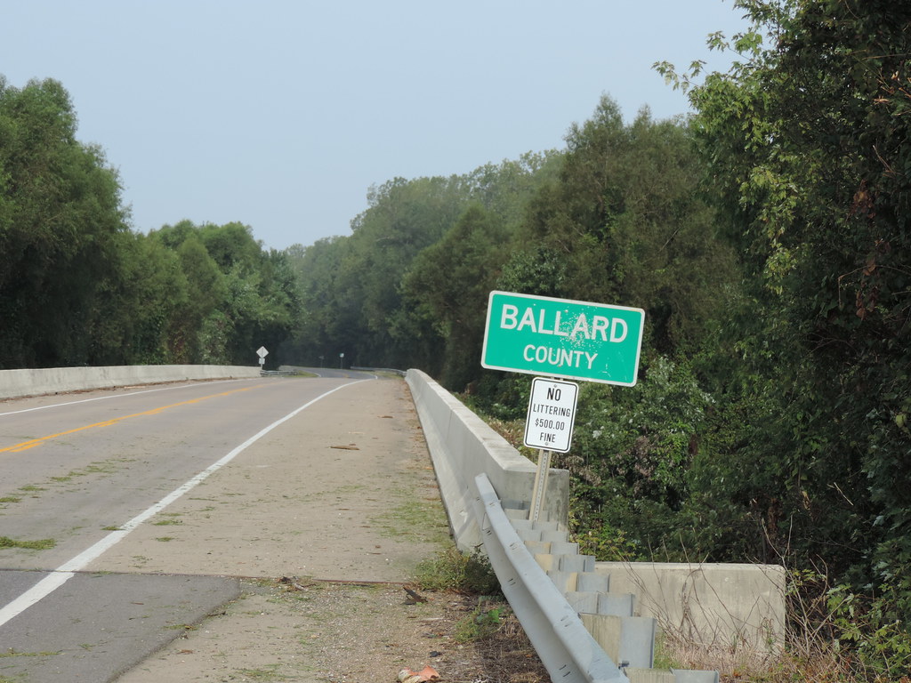 Entering Ballard County Entering Ballard County from Carli… Flickr