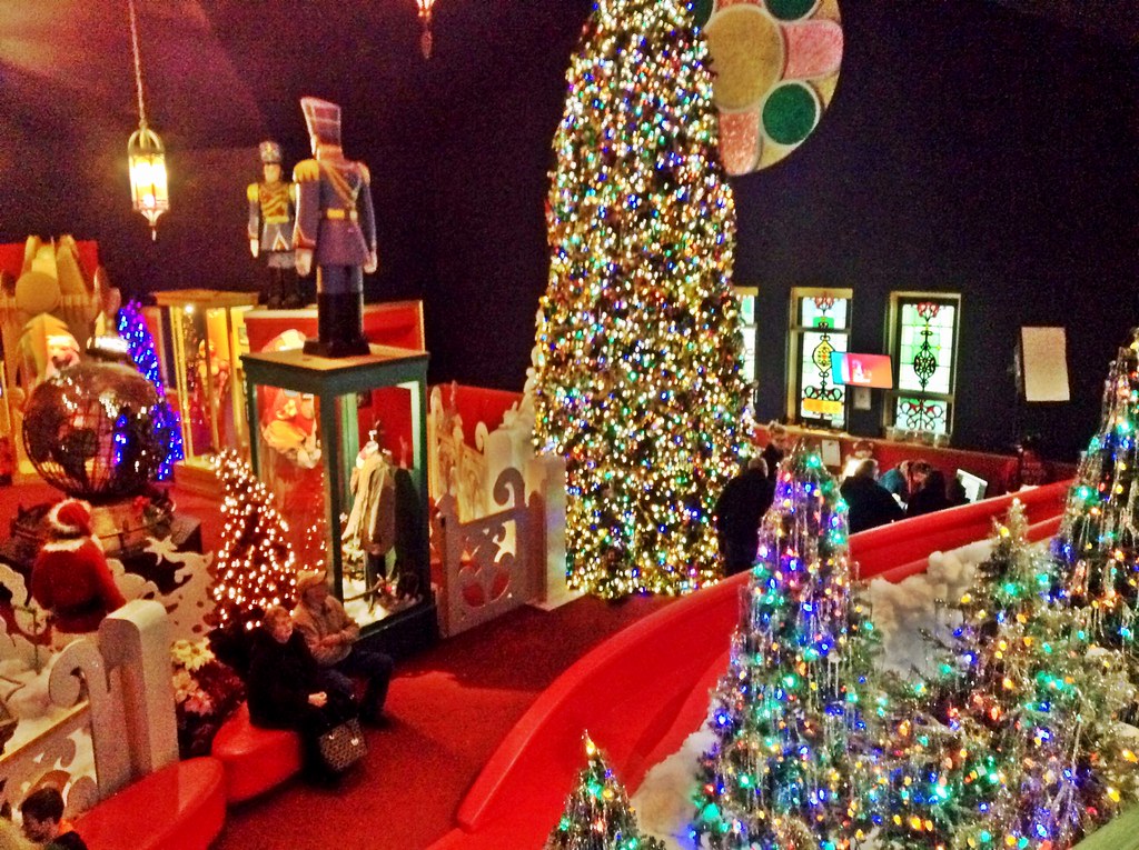 Castle Noel Medina, Ohio [Atop the slide at Castle Noel in… Flickr