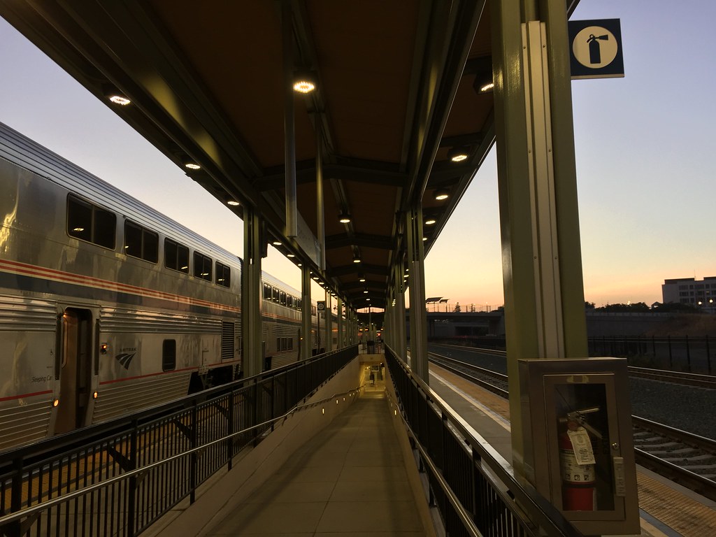 Amtrak Coast Starlight Sacramento, California station at s… Flickr
