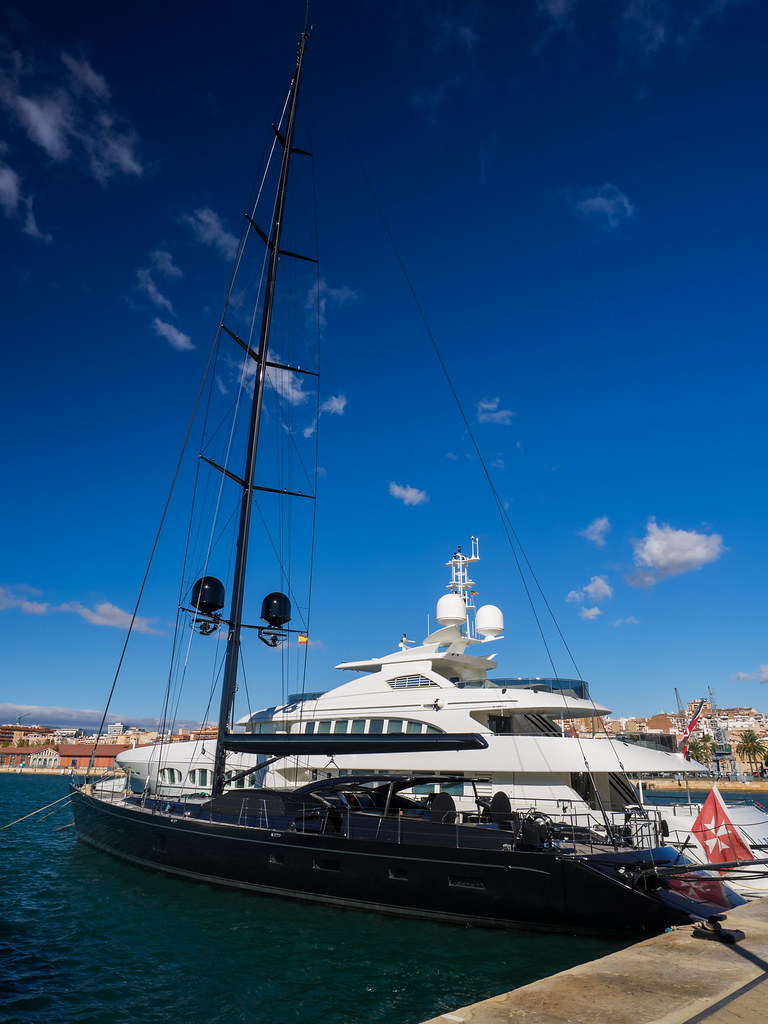 MOONBIRD Port Marina Tarraco, Tarragona. Yacht IMO 100784… Flickr
