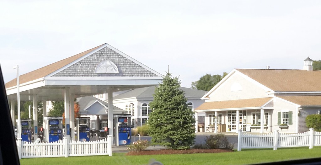 Mobil/Dunkin' Donuts East Greenbush, NY A Mobil gas stat… Flickr