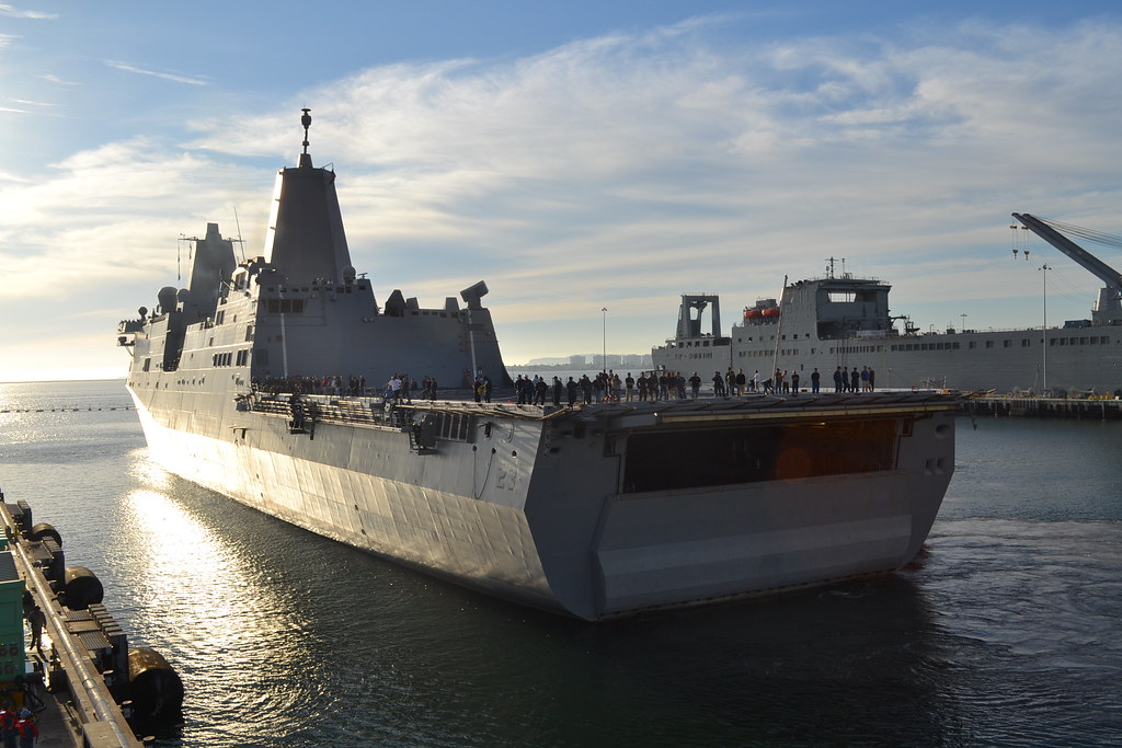 Orion arrives in San Diego The USS Anchorage, carrying the… Flickr