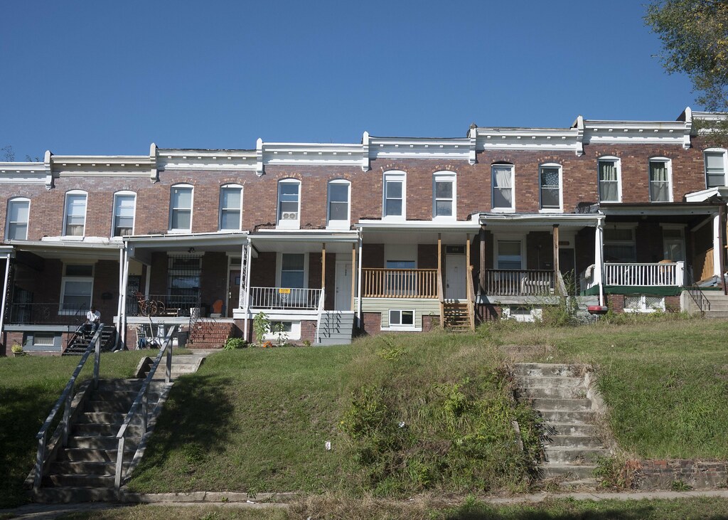 MD_BaltimoreCity_EdmondsonVillageHD_0004 Rowhouses, 60661… Flickr