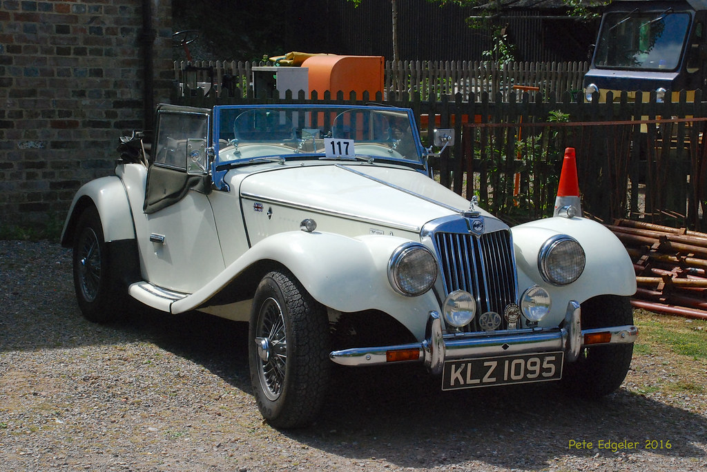 KLZ1095 1985 Naylor TF1700 Amberley Museum, Classic Car Su… Flickr