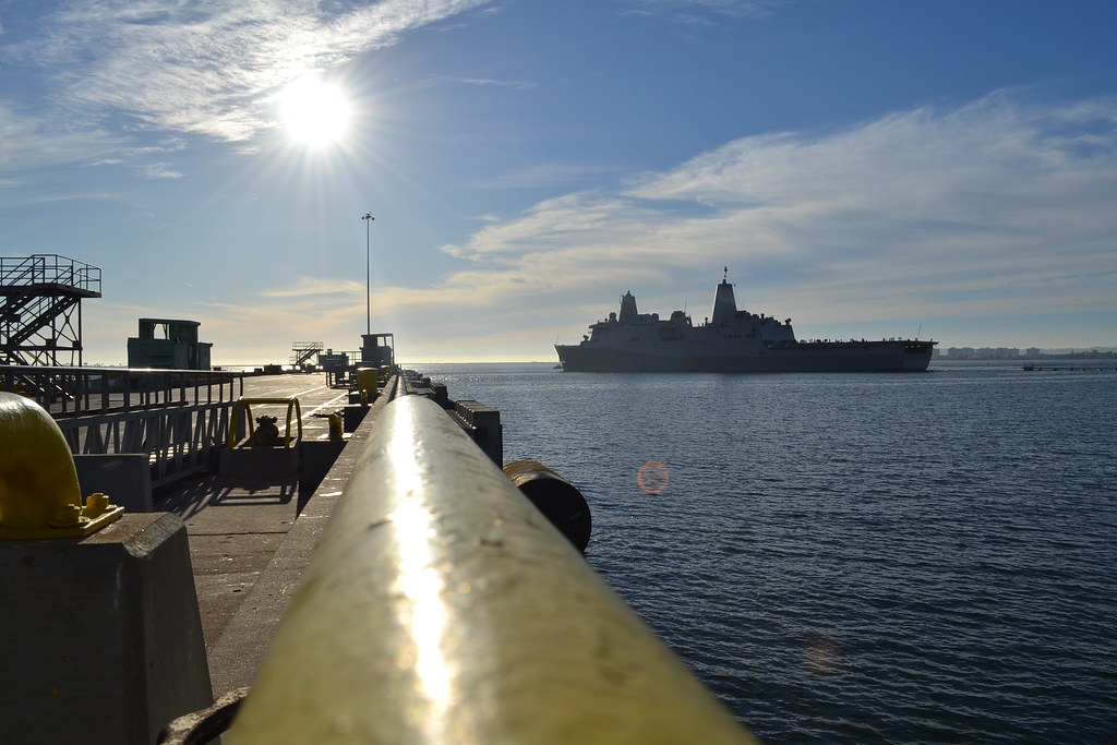 Orion arrives in San Diego The USS Anchorage, carrying the… Flickr