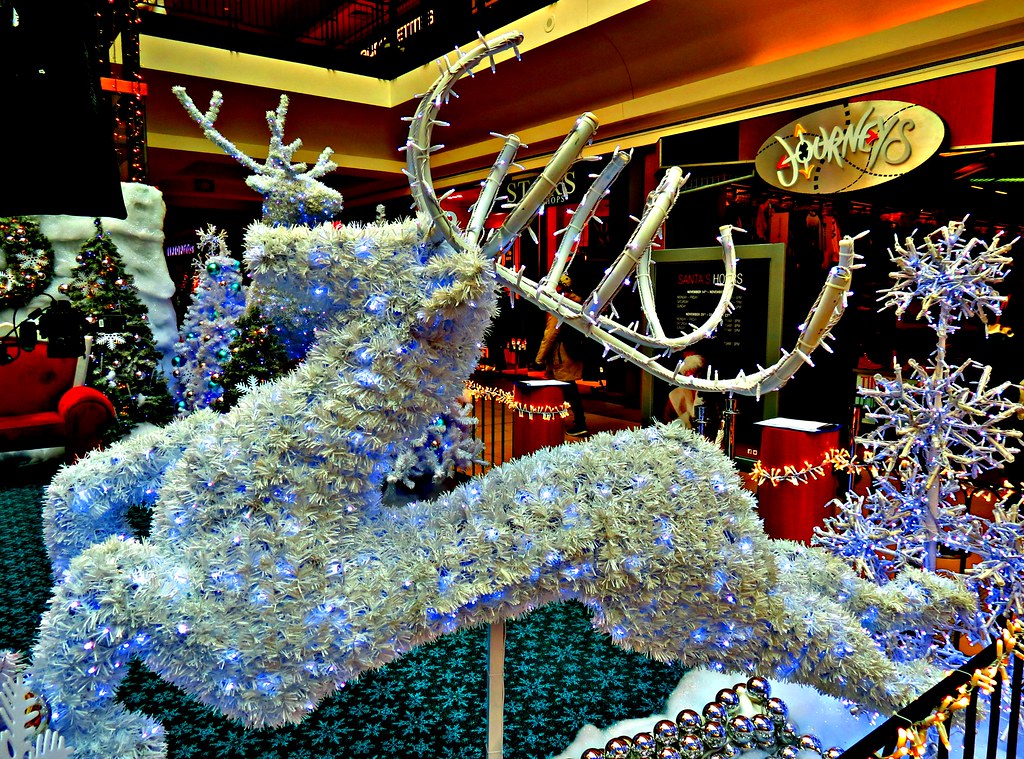 Christmas Decorations, Fairview Mall, Toronto, ON **EXPLOR… Flickr