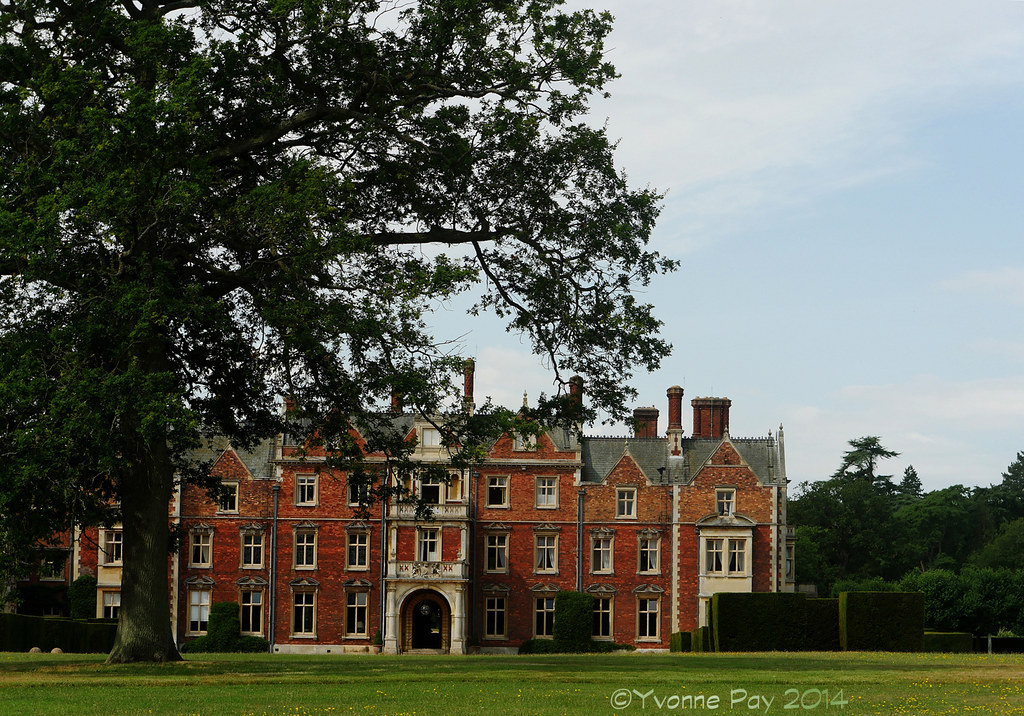 Sandringham House (2) The rear of Sandringham House on a l… Flickr