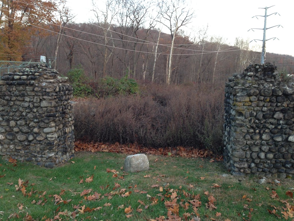Brown's Gate Near the Sloatsburg Station in Sloatsburg, NY… Flickr