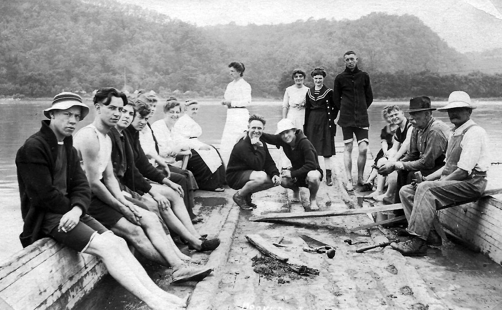 1925080 Passengers aboard the Hoovers Island 'ferry' to j… Flickr