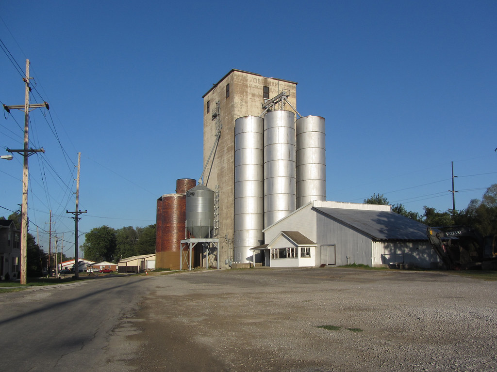 IMG_1802 St Jacob IL grain elevators Eugene Gamble Flickr