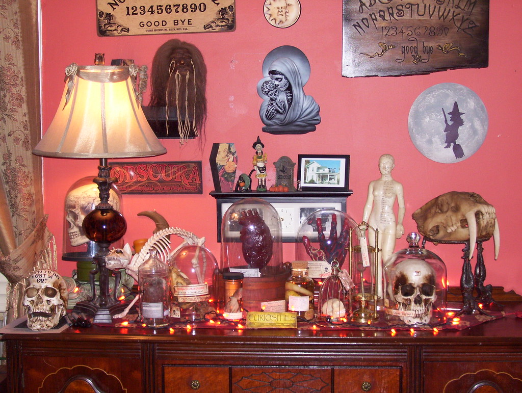 HALLOWEEN 2014 021 broken toys Flickr