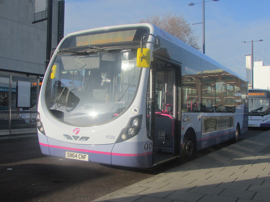 First Essex Buses 47528 Southend Travel Centre 29 November… Flickr