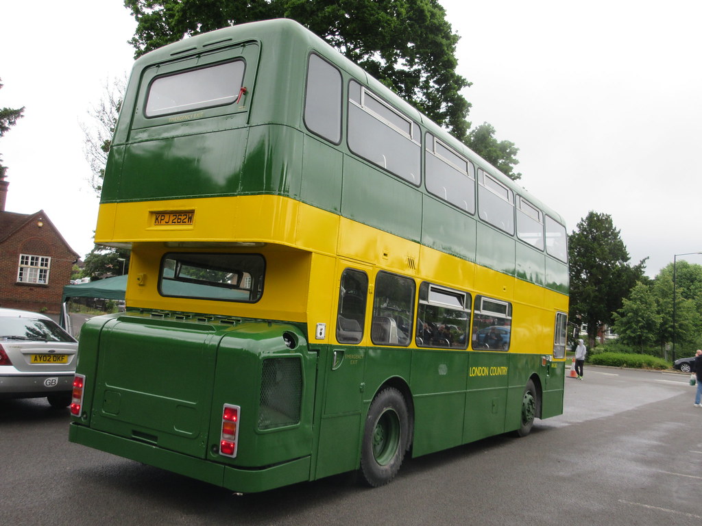 Leatherhead Running Day 2016 Route 408 London Country AN 2… Flickr