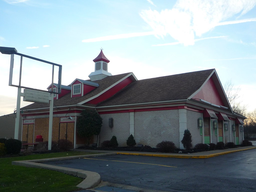 Friendly's Restaurant, Arlington Rd, Akron OH (03) Flickr