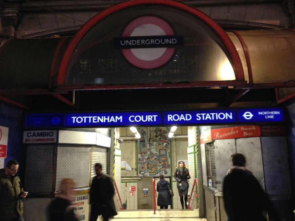 Tottenham Court Road Last day of the old Oxford Street ent… Flickr