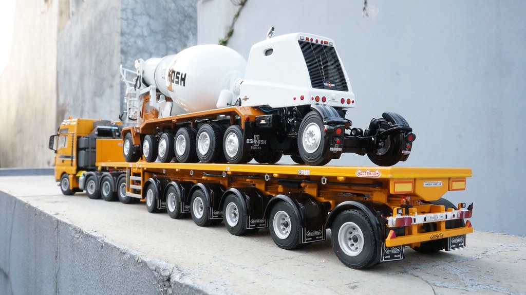 150 Liebherr Ballast Trailer + Oshkosh Cement Mixer Flickr