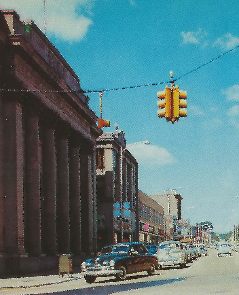 UP Marquette MI c.1950 GREAT CARS of Washington Street Dow… Flickr