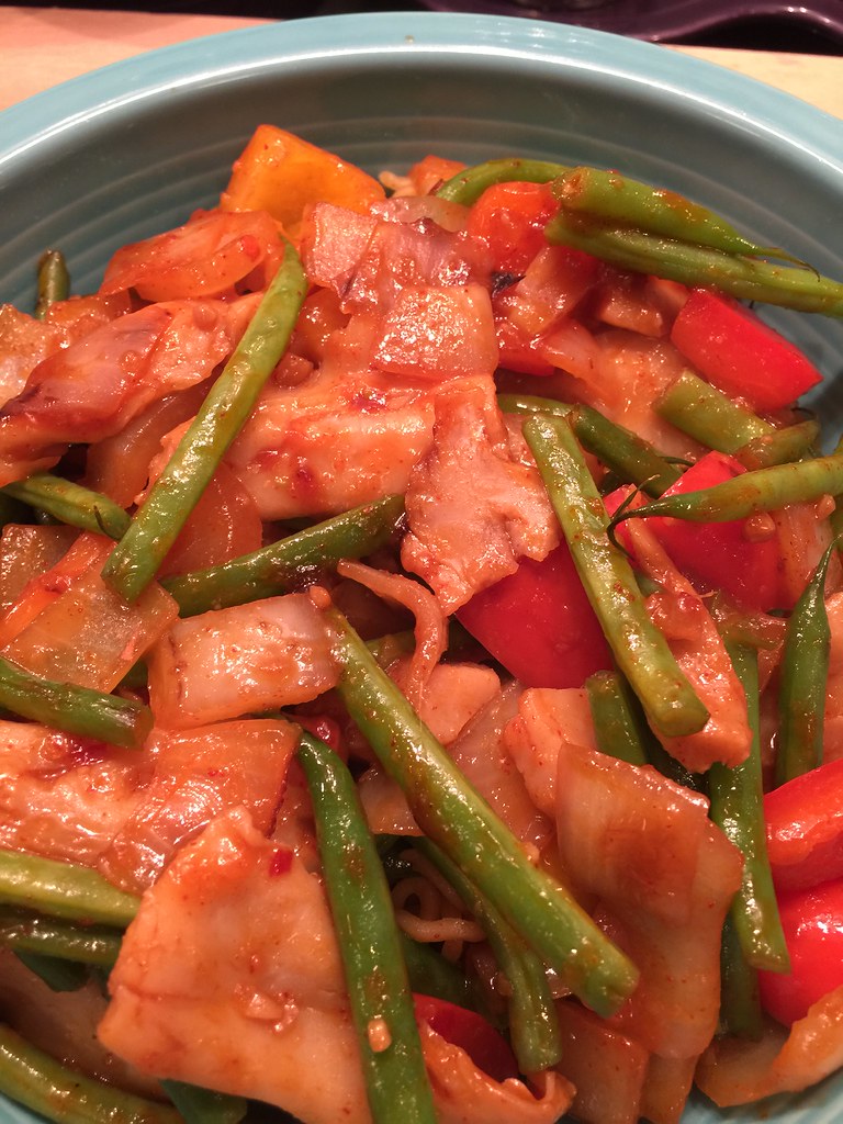 Korean "Chicken" BBQ Bowl Korean chicken BBQ bowl with Sol… Flickr