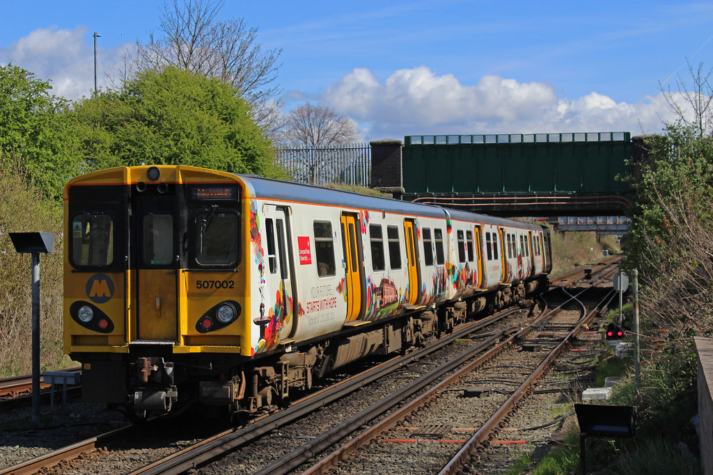 507002 Birkenhead North. 507002 accelerates away from Bi… Flickr