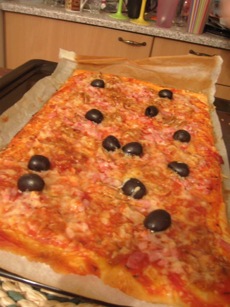 EPSN5745 Ham, tunafish, olive, emmental cheese pizza . . Flickr