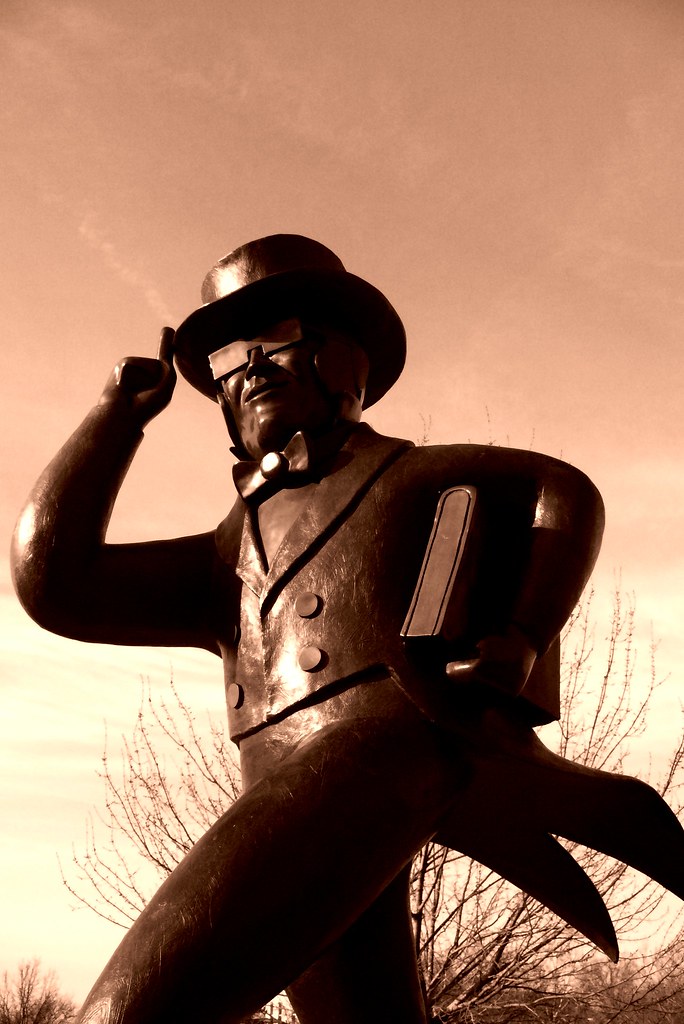 "Mr. Ichabod" (Washburn University Mascot) statueTopeka, … Flickr