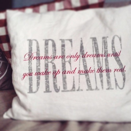 Every morning my favorite pillow makes my day joyful! ) Flickr